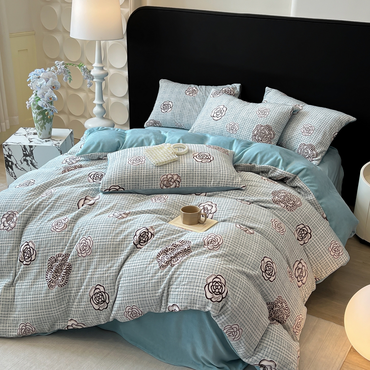 91家纺网 家纺一手货源 找家纺 二八年华 2025新款加厚兔绒四件套 山茶蓝