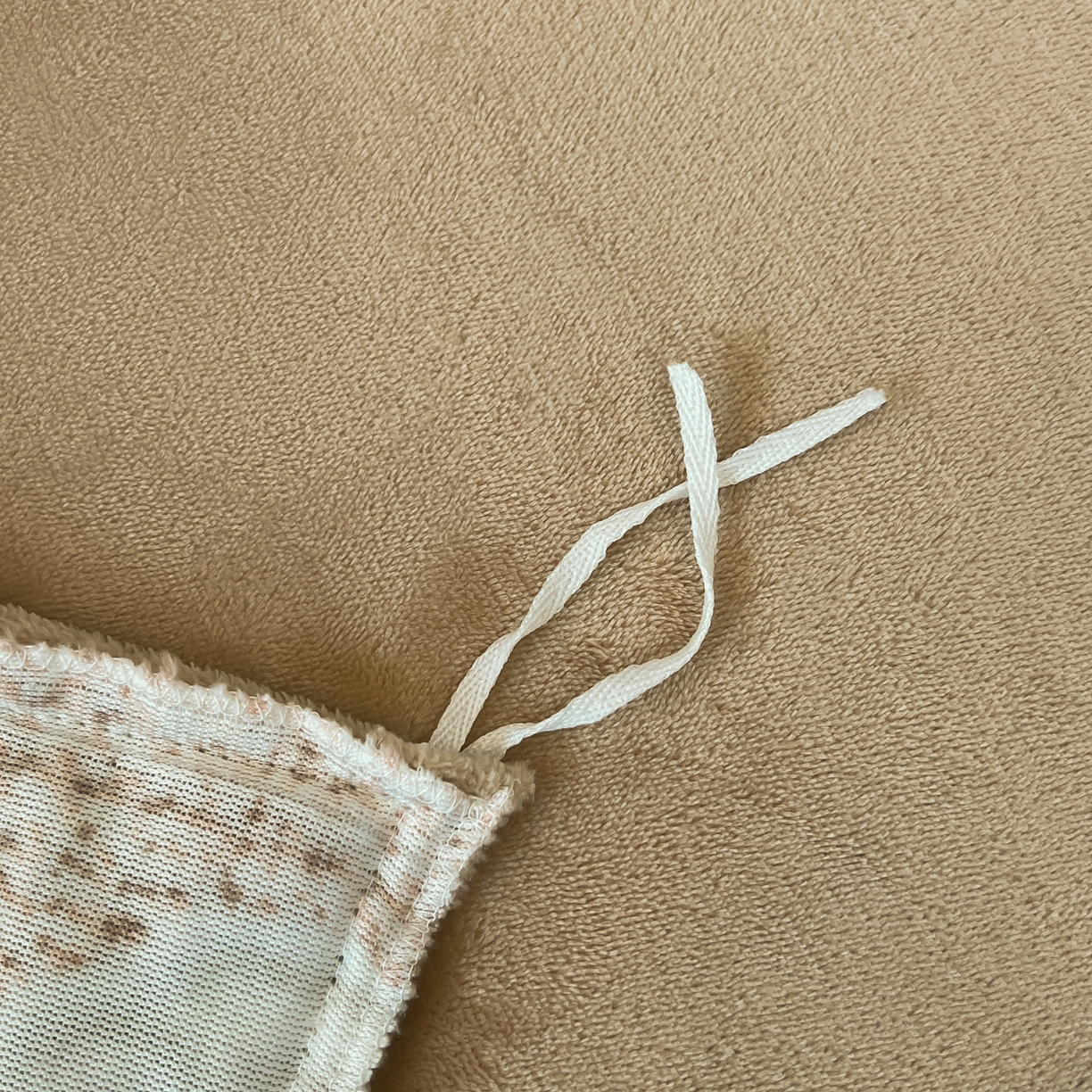 91家纺网 家纺一手货源 找家纺 二八年华 2025新款加厚兔绒四件套 山茶驼