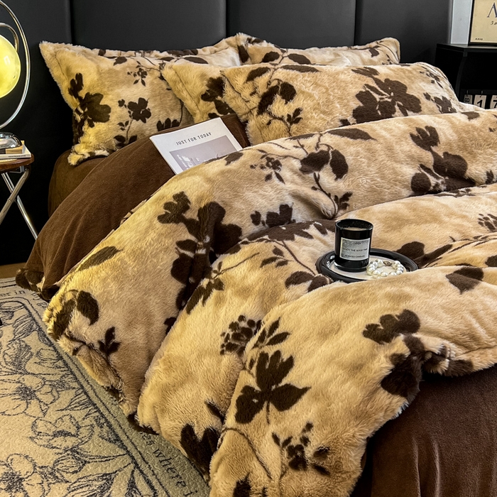 91家纺网 家纺一手货源 找家纺 典曼家纺 2025新款亲肤舒适兔毛绒四件套 花枝-咖