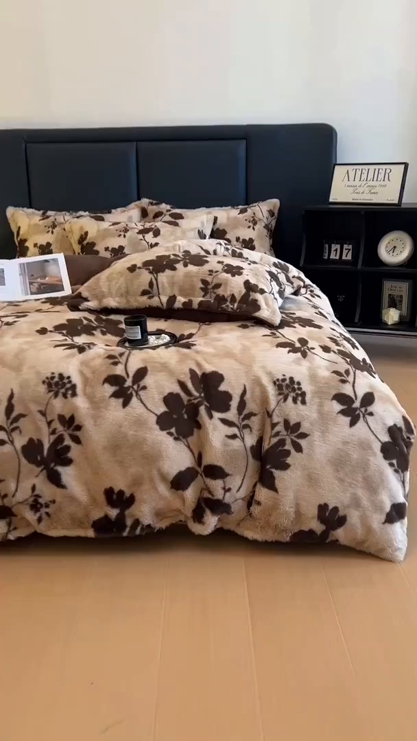 91家纺网 家纺一手货源 找家纺 典曼家纺 2025新款亲肤舒适兔毛绒四件套 花枝-咖