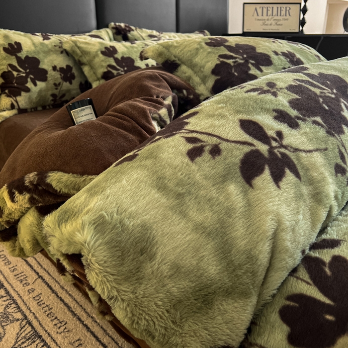 91家纺网 家纺一手货源 找家纺 典曼家纺 2025新款亲肤舒适兔毛绒四件套 花枝-绿