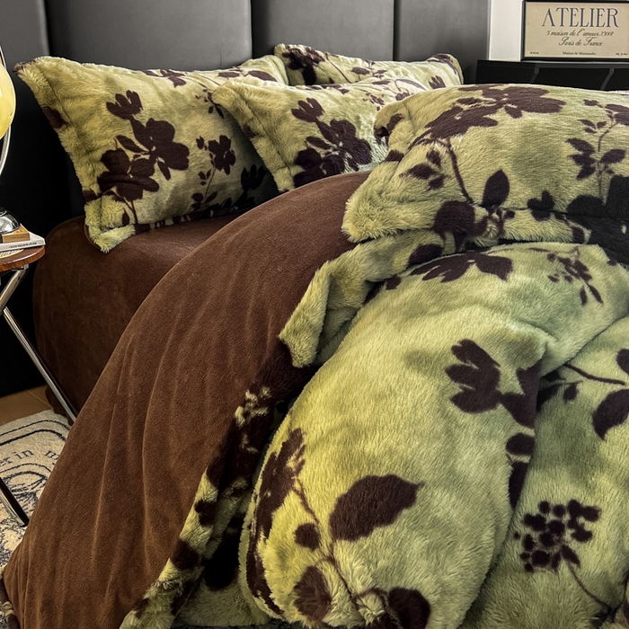 91家纺网 家纺一手货源 找家纺 典曼家纺 2025新款亲肤舒适兔毛绒四件套 花枝-绿