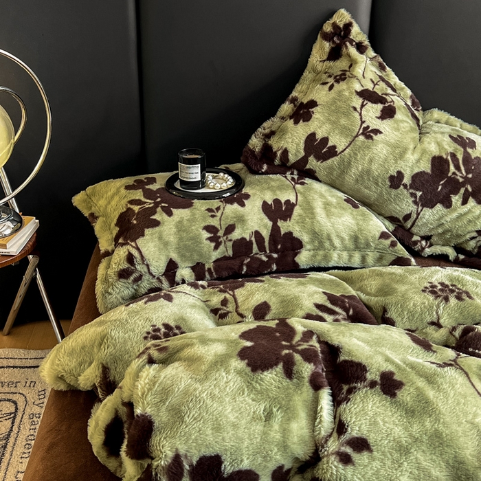 91家纺网 家纺一手货源 找家纺 典曼家纺 2025新款亲肤舒适兔毛绒四件套 花枝-绿