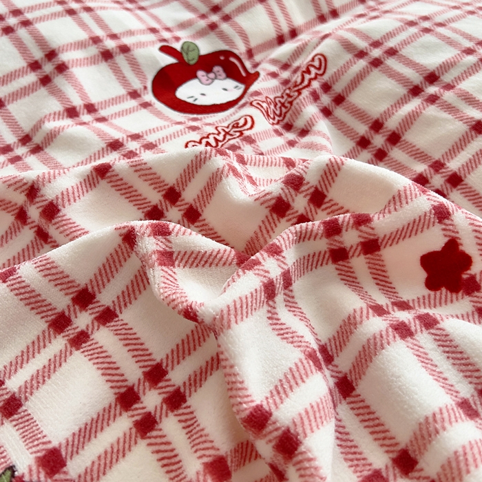 91家纺网 家纺一手货源 找家纺 找底底家纺 2025新款加厚床盖款双面绒A类印花款牛奶绒四件套（日销50单客户，在优惠5元） 红格苹果猫