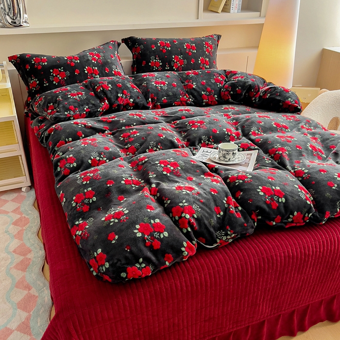 91家纺网 家纺一手货源 找家纺 找底底家纺 2025新款加厚床盖款双面绒A类印花款牛奶绒四件套（日销50单客户，在优惠5元） 花妖