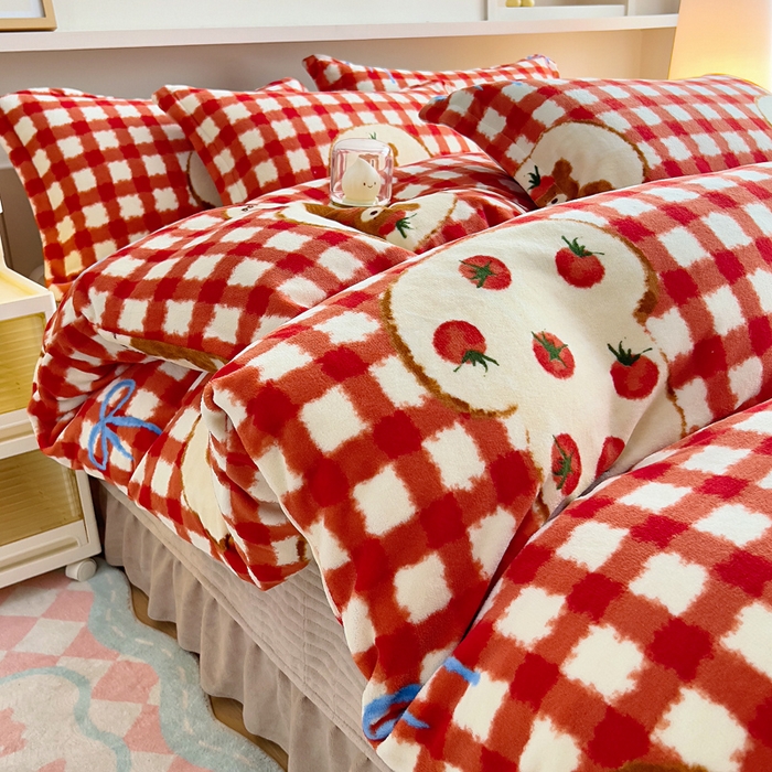 91家纺网 家纺一手货源 找家纺 找底底家纺 2025新款加厚床盖款双面绒A类印花款牛奶绒四件套（日销50单客户，在优惠5元） 草莓熊