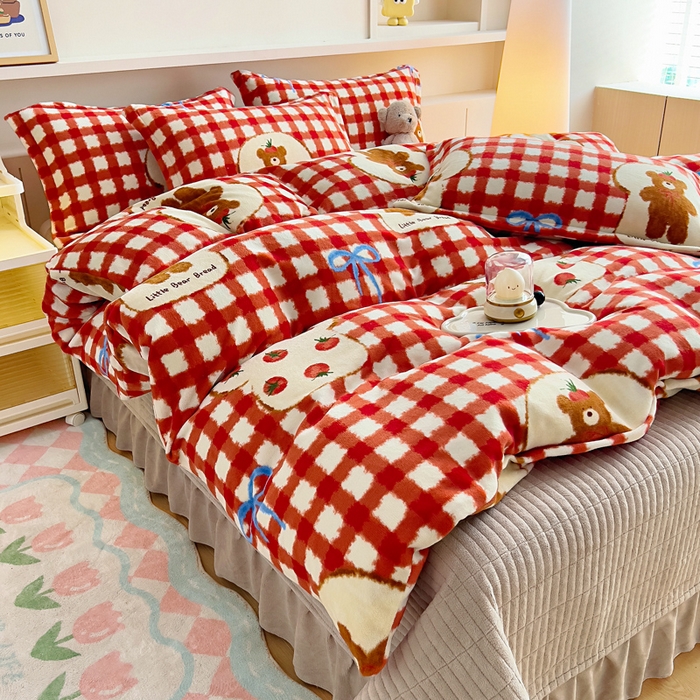 91家纺网 家纺一手货源 找家纺 找底底家纺 2025新款加厚床盖款双面绒A类印花款牛奶绒四件套（日销50单客户，在优惠5元） 草莓熊