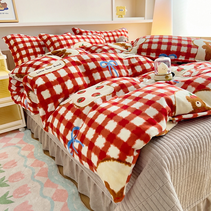 91家纺网 家纺一手货源 找家纺 找底底家纺 2025新款加厚床盖款双面绒A类印花款牛奶绒四件套（日销50单客户，在优惠5元） 草莓熊