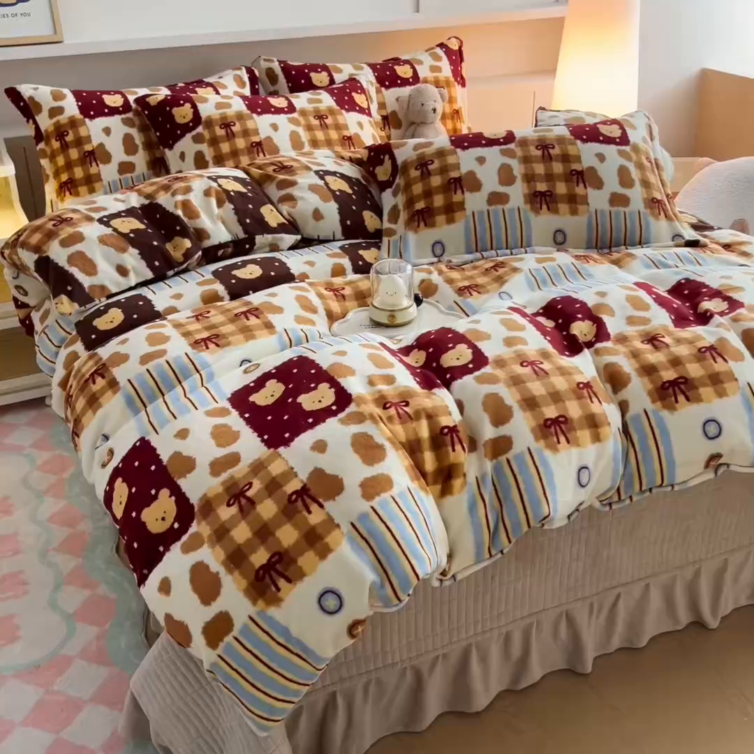 91家纺网 家纺一手货源 找家纺 找底底家纺 2025新款加厚床盖款双面绒A类印花款牛奶绒四件套（日销50单客户，在优惠5元） 焦糖布丁熊