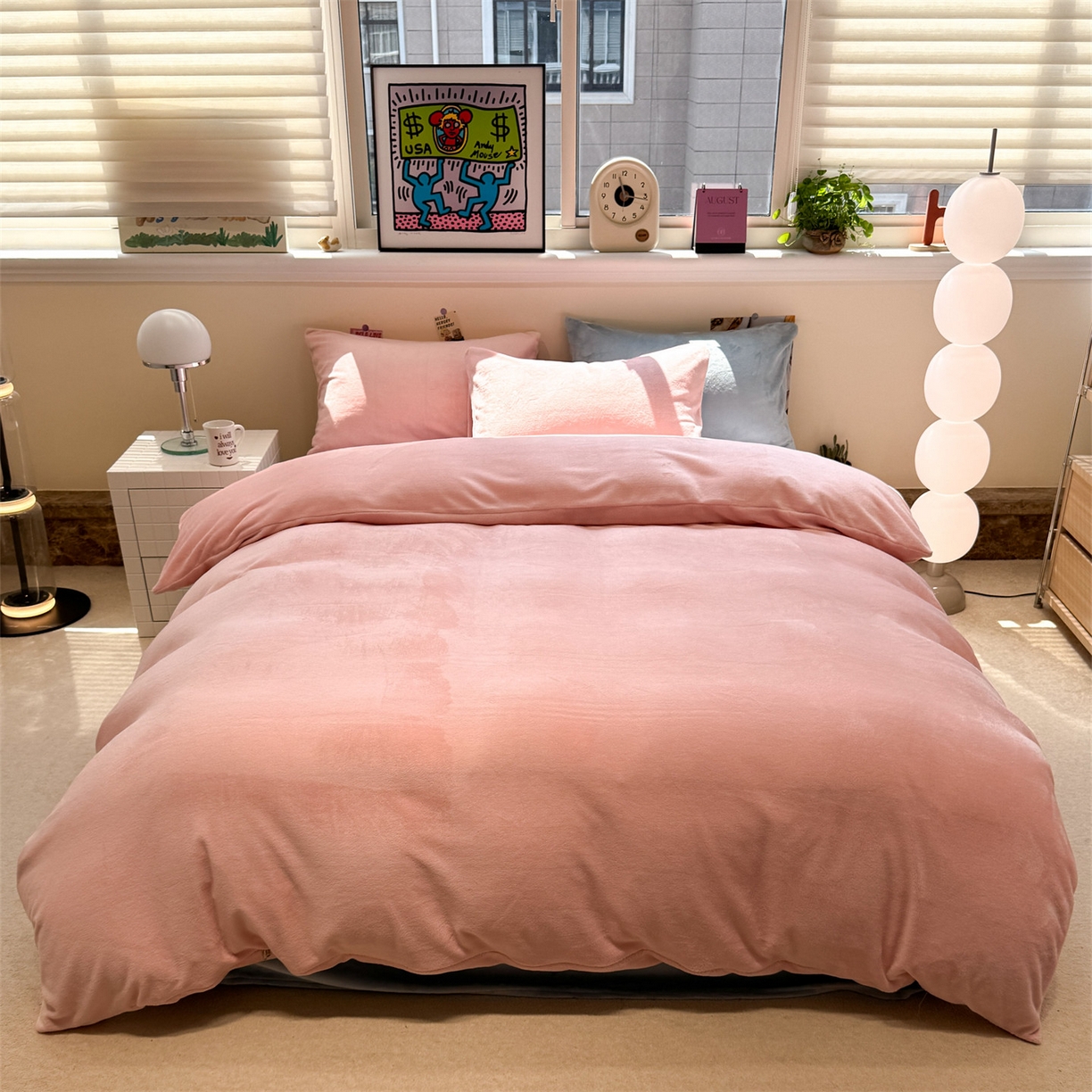 91家纺网 家纺一手货源 找家纺 857家居 2025新款牛奶绒纯色拼格子四件套 怦然心动