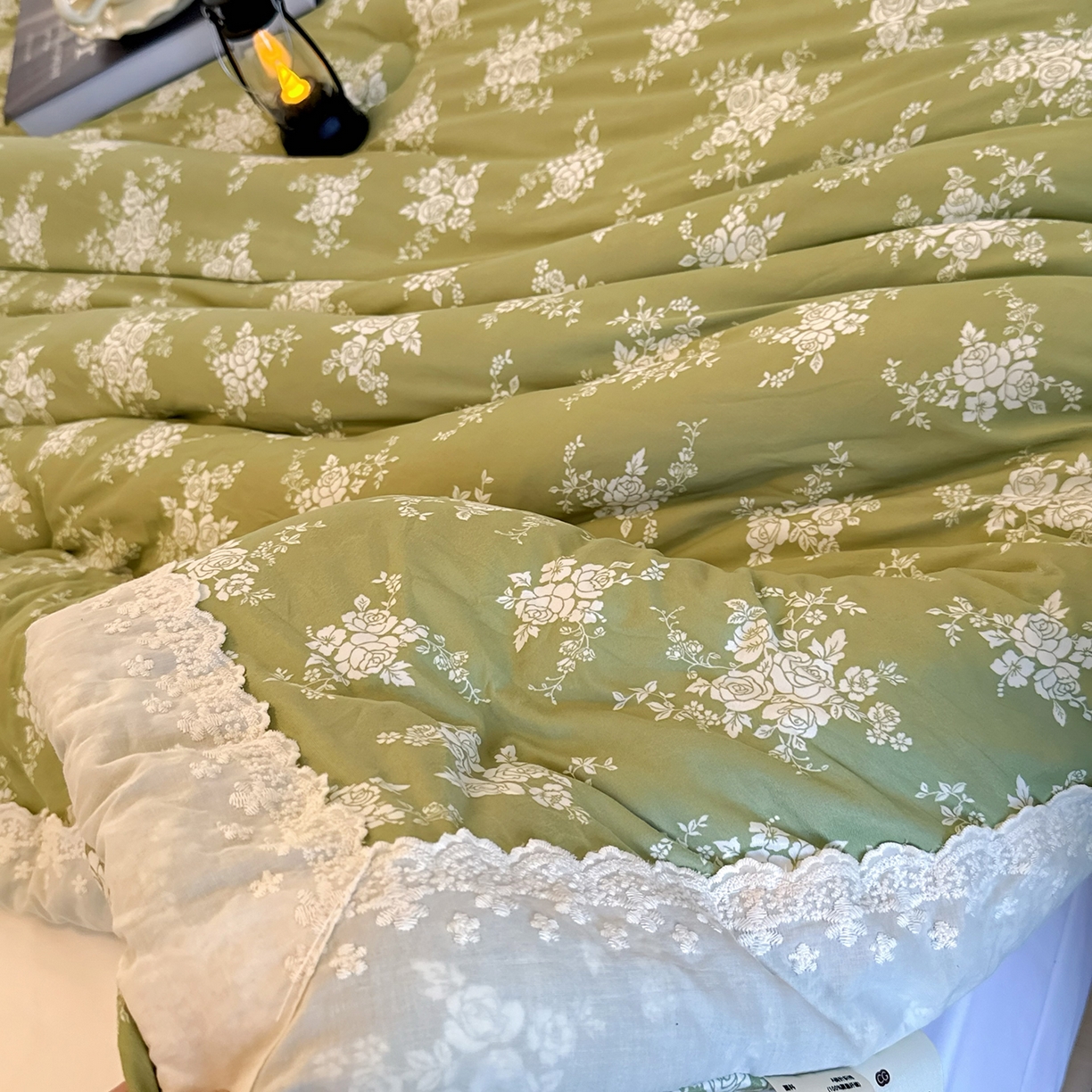 91家纺网 家纺一手货源 找家纺 兜米家居 2025新款法式全棉花边针织春秋被四季被子被芯 玫瑰花语