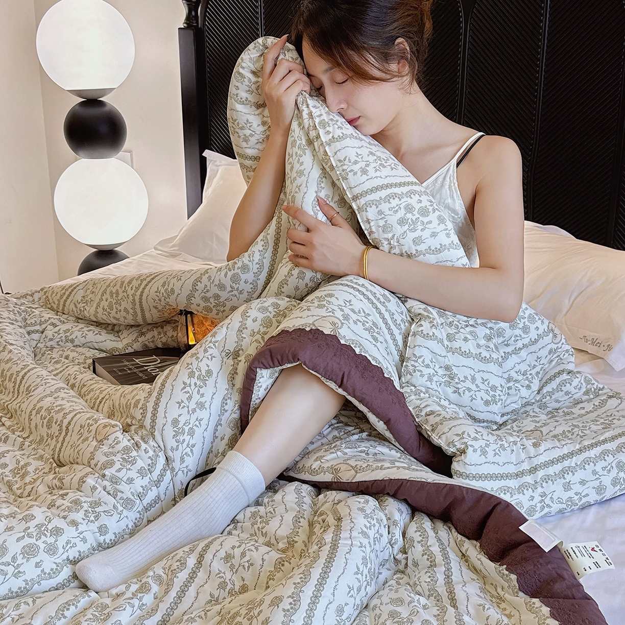 91家纺网 家纺一手货源 找家纺 兜米家居 2025新款法式全棉花边针织春秋被四季被子被芯 爱丽丝