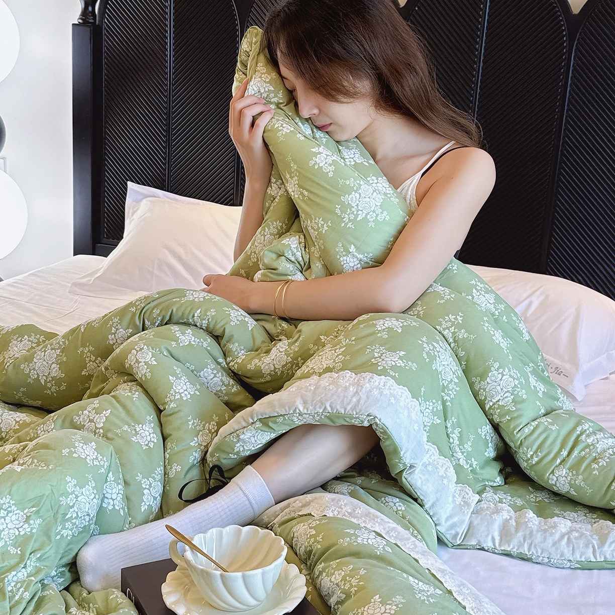 91家纺网 家纺一手货源 找家纺 兜米家居 2025新款法式全棉花边针织春秋被四季被子被芯 玫瑰花语