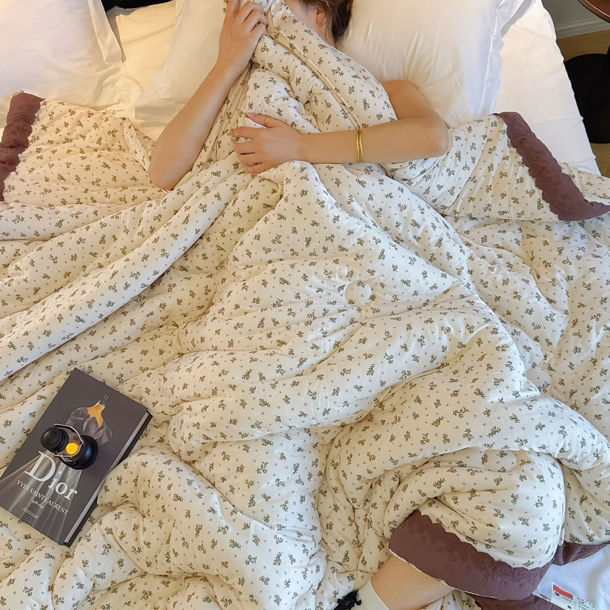 91家纺网 家纺一手货源 找家纺 兜米家居 2025新款法式全棉花边针织春秋被四季被子被芯 浪漫花园