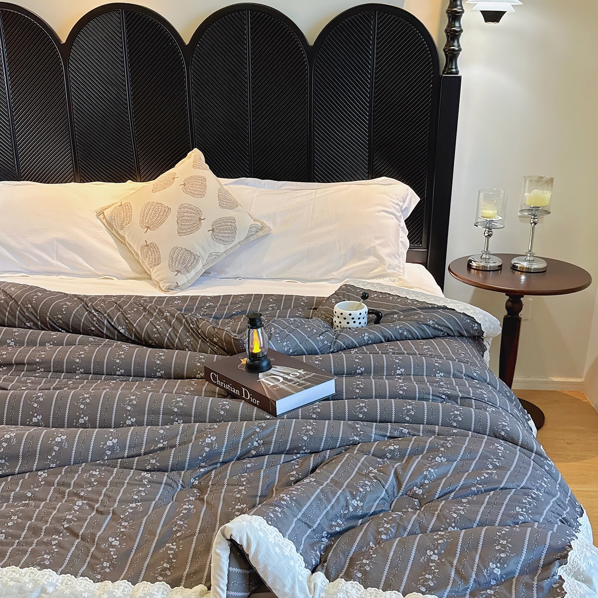 91家纺网 家纺一手货源 找家纺 兜米家居 2025新款法式全棉花边针织春秋被四季被子被芯 静谧