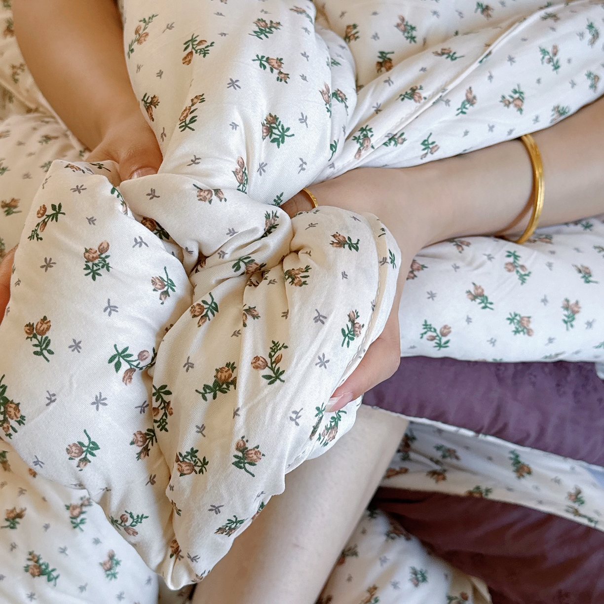 91家纺网 家纺一手货源 找家纺 兜米家居 2025新款法式全棉花边针织春秋被四季被子被芯 浪漫花园