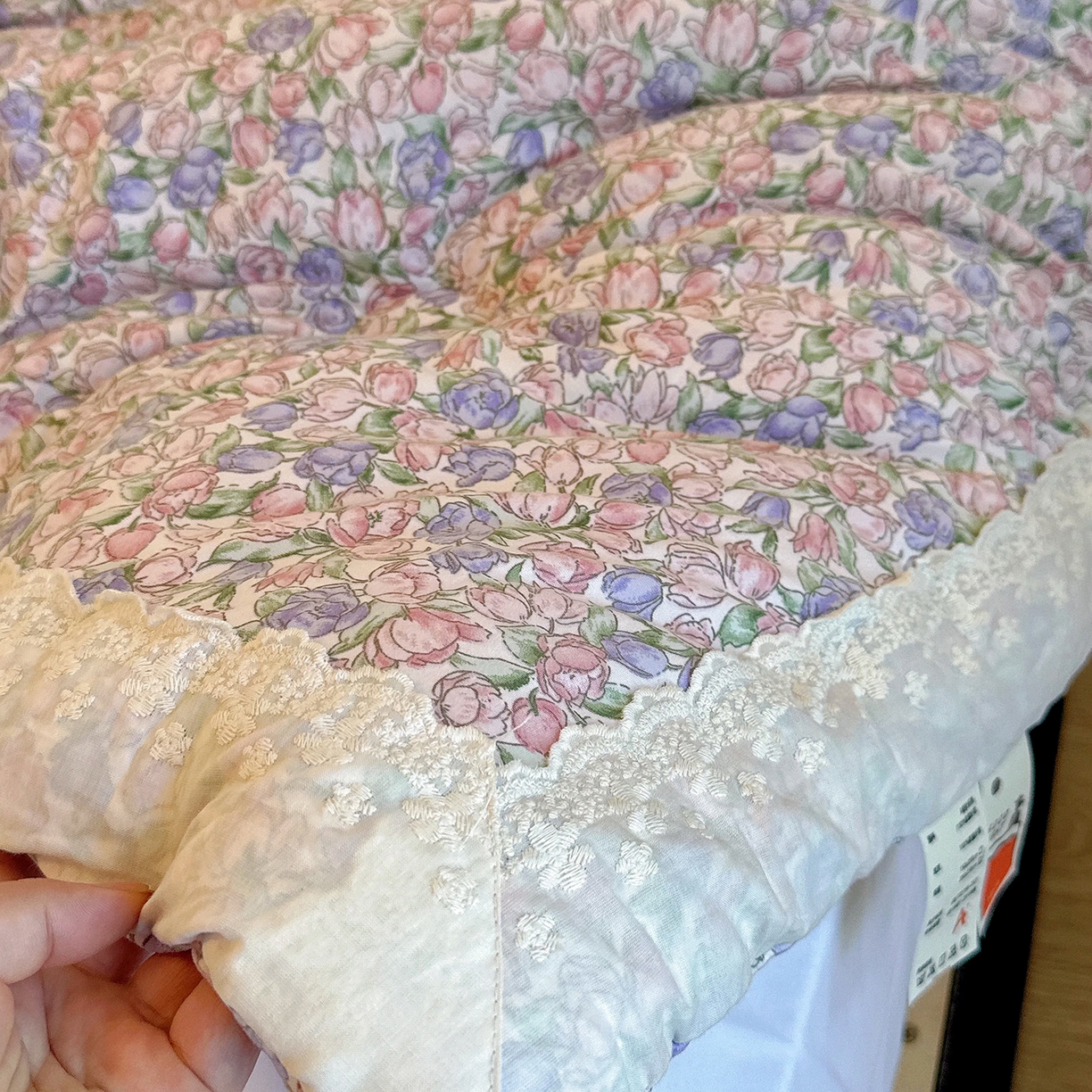 91家纺网 家纺一手货源 找家纺 兜米家居 2025新款法式全棉花边针织春秋被四季被子被芯 花仙子