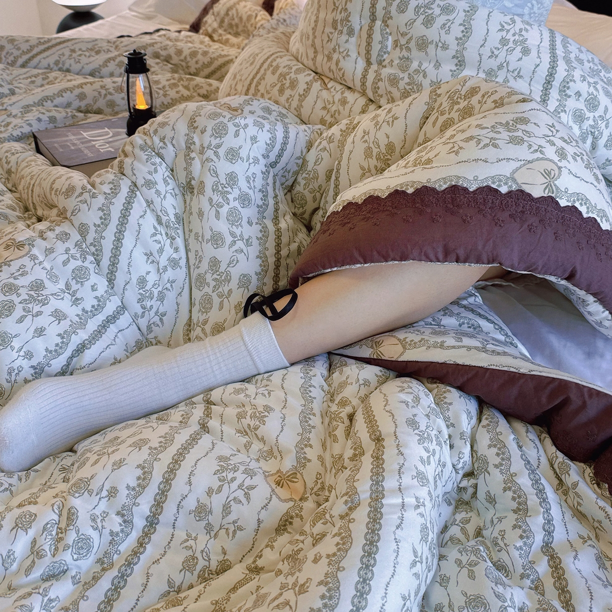 91家纺网 家纺一手货源 找家纺 兜米家居 2025新款法式全棉花边针织春秋被四季被子被芯 爱丽丝