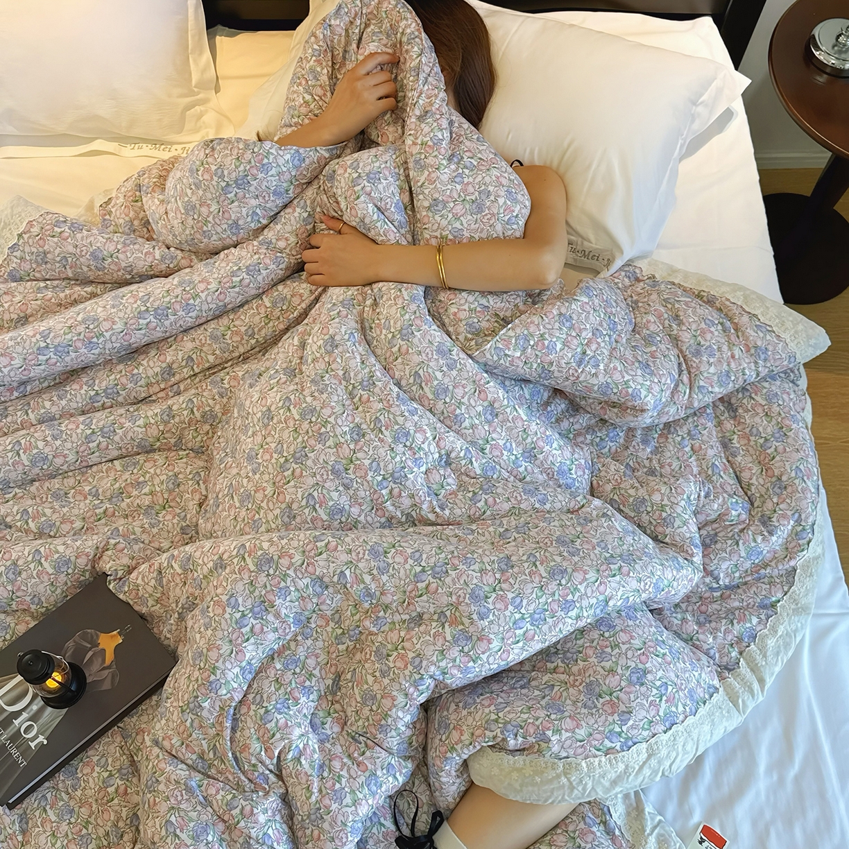 91家纺网 家纺一手货源 找家纺 兜米家居 2025新款法式全棉花边针织春秋被四季被子被芯 花仙子