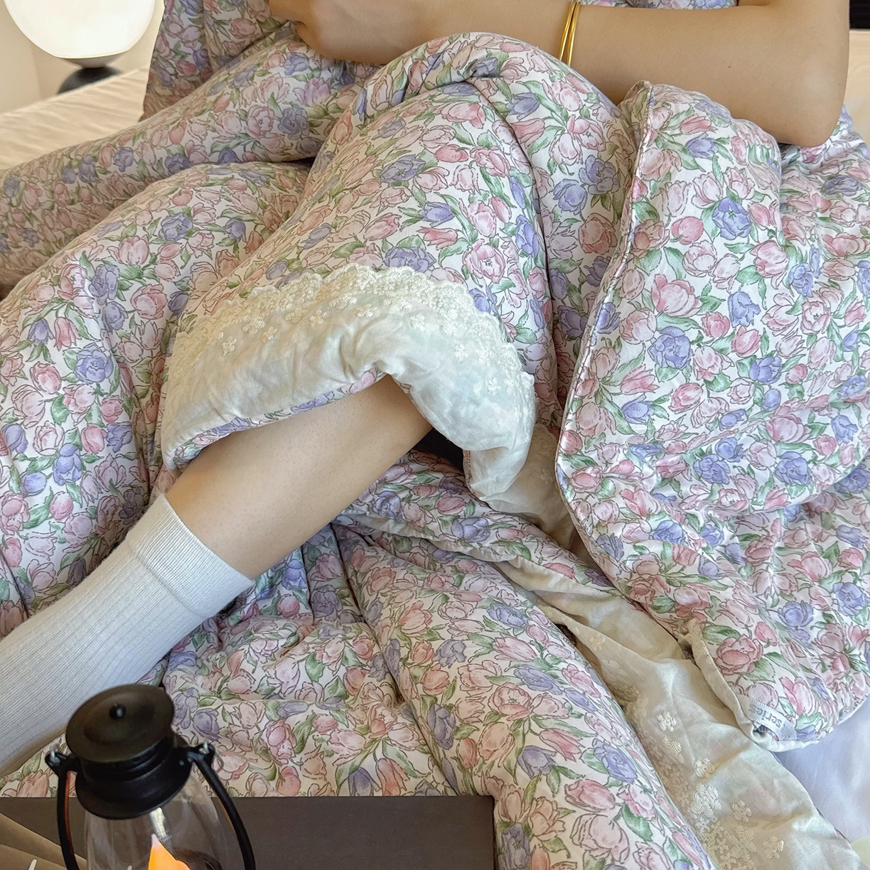 91家纺网 家纺一手货源 找家纺 兜米家居 2025新款法式全棉花边针织春秋被四季被子被芯 花仙子