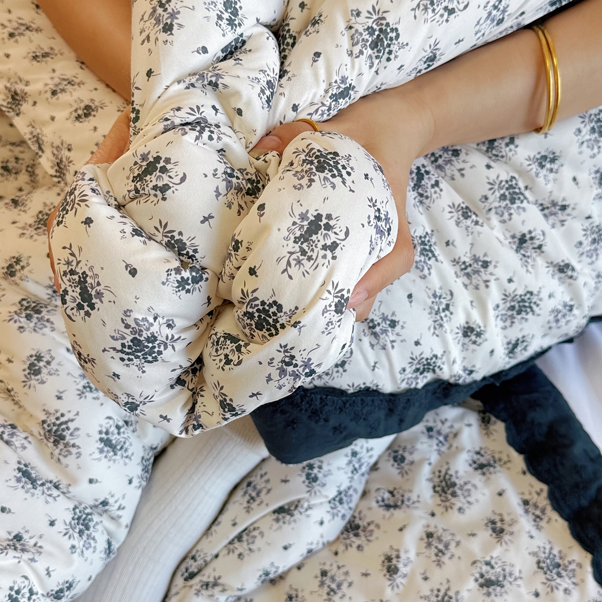 91家纺网 家纺一手货源 找家纺 兜米家居 2025新款法式全棉花边针织春秋被四季被子被芯 铃兰花