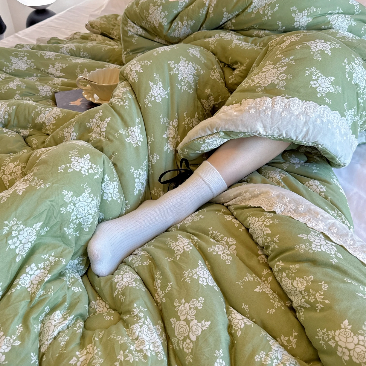 91家纺网 家纺一手货源 找家纺 兜米家居 2025新款法式全棉花边针织春秋被四季被子被芯 玫瑰花语