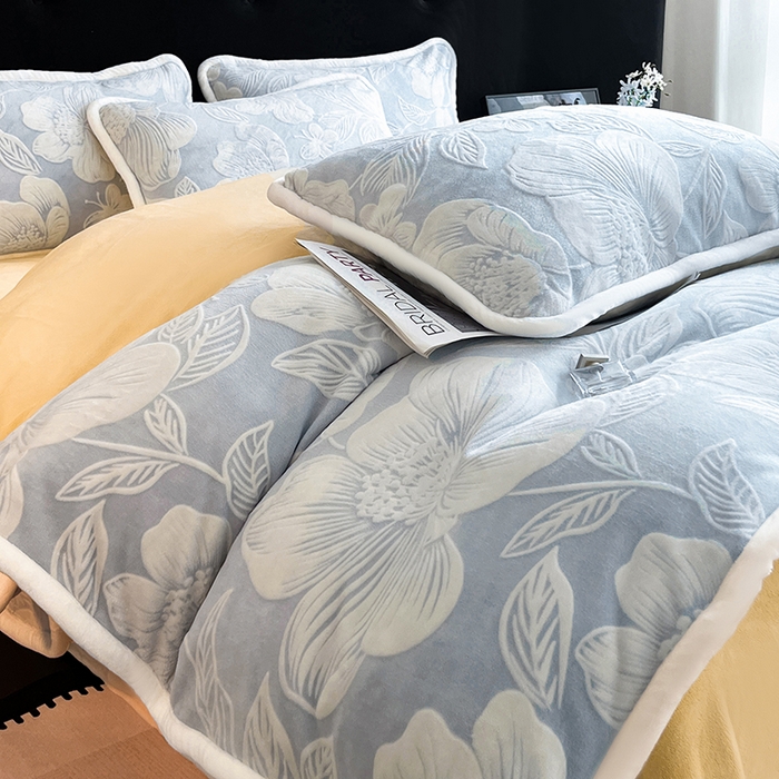 91家纺网 家纺一手货源 找家纺 诺梵 2025新款8斤立体雕花牛奶绒四件套_控价标准高于139，加大高于149 花漾-蓝