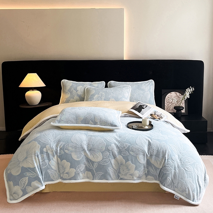 91家纺网 家纺一手货源 找家纺 诺梵 2025新款8斤立体雕花牛奶绒四件套_控价标准高于139，加大高于149 花漾-蓝