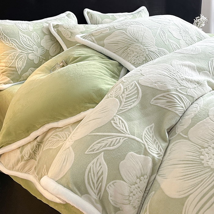 91家纺网 家纺一手货源 找家纺 诺梵 2025新款8斤立体雕花牛奶绒四件套_控价标准高于139，加大高于149 花漾-绿