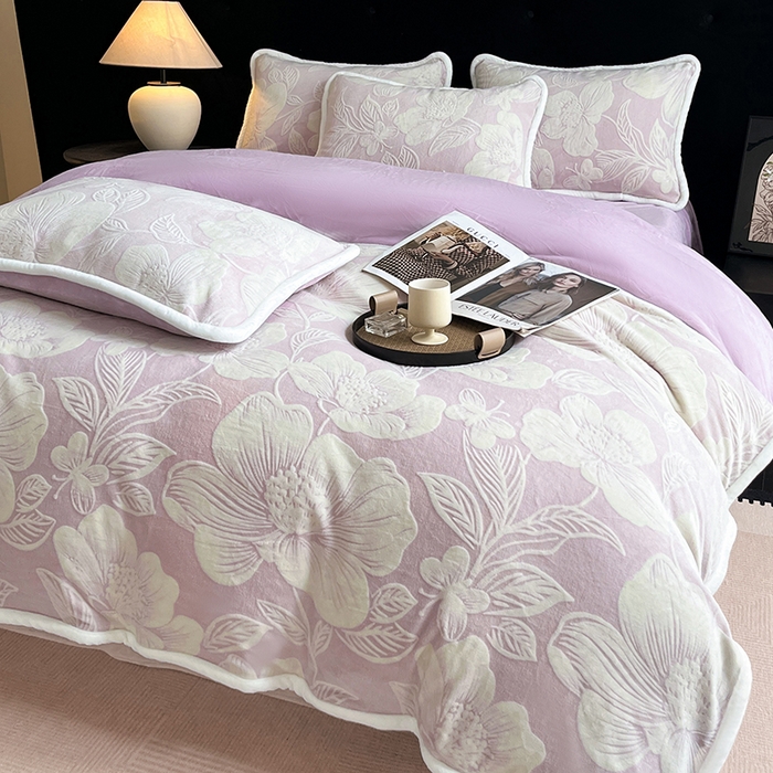 91家纺网 家纺一手货源 找家纺 诺梵 2025新款8斤立体雕花牛奶绒四件套_控价标准高于139，加大高于149 花漾-紫