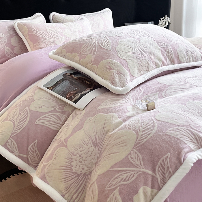 91家纺网 家纺一手货源 找家纺 诺梵 2025新款8斤立体雕花牛奶绒四件套_控价标准高于139，加大高于149 花漾-紫