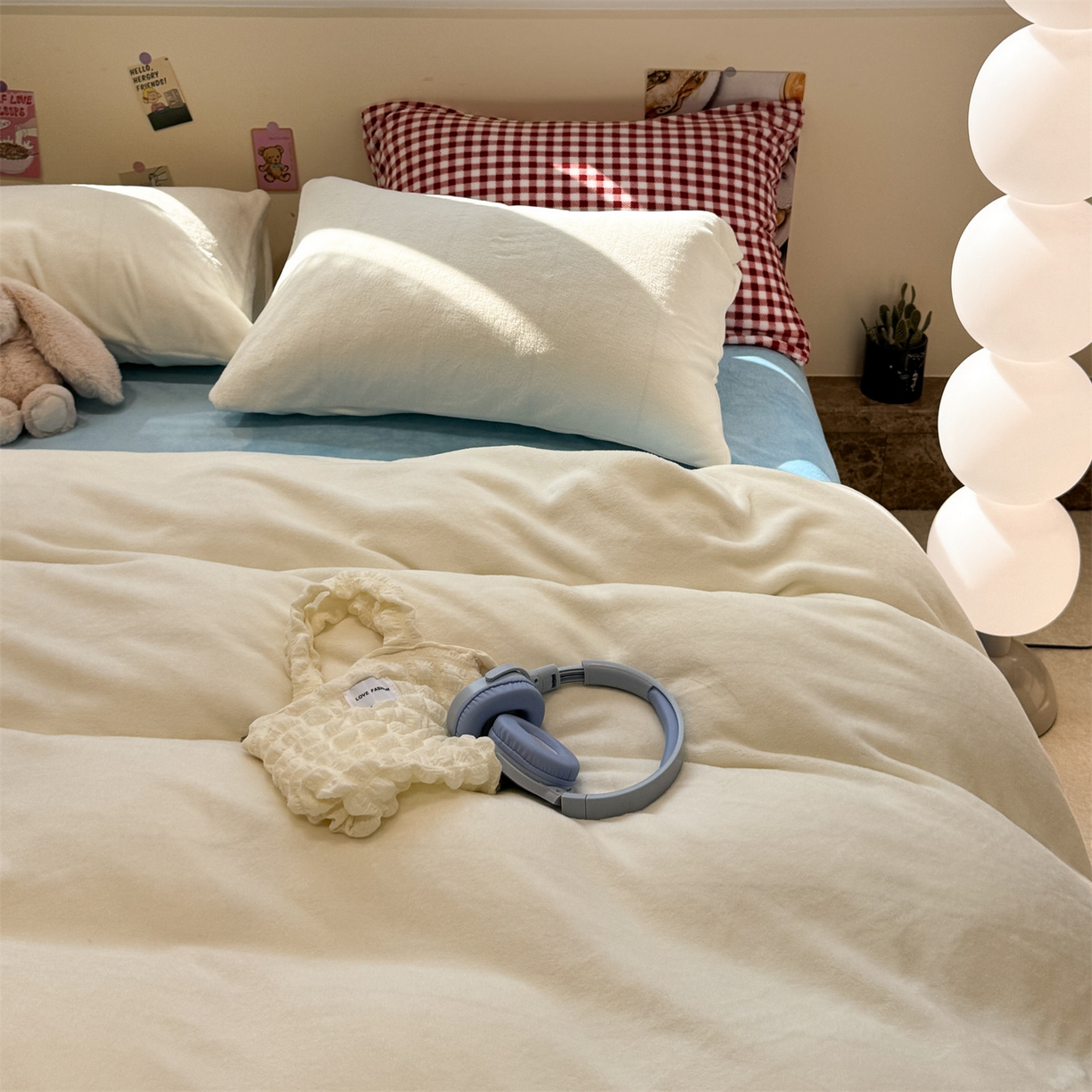 91家纺网 家纺一手货源 找家纺 857家居 2025新款牛奶绒纯色拼格子四件套 天空之镜