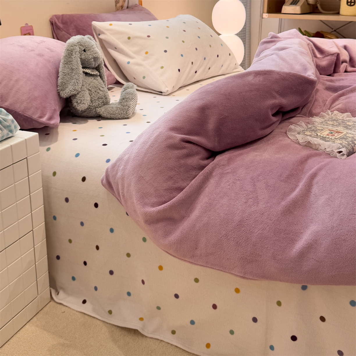 91家纺网 家纺一手货源 找家纺 857家居 2025新款牛奶绒纯色拼格子四件套 芋泥波波