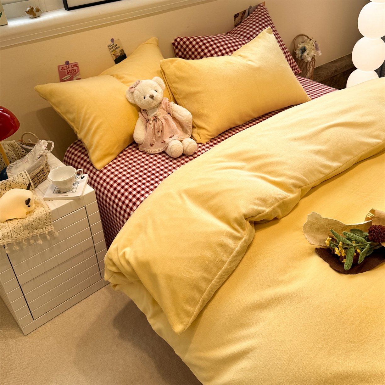 91家纺网 家纺一手货源 找家纺 857家居 2025新款牛奶绒纯色拼格子四件套 榛果热巧