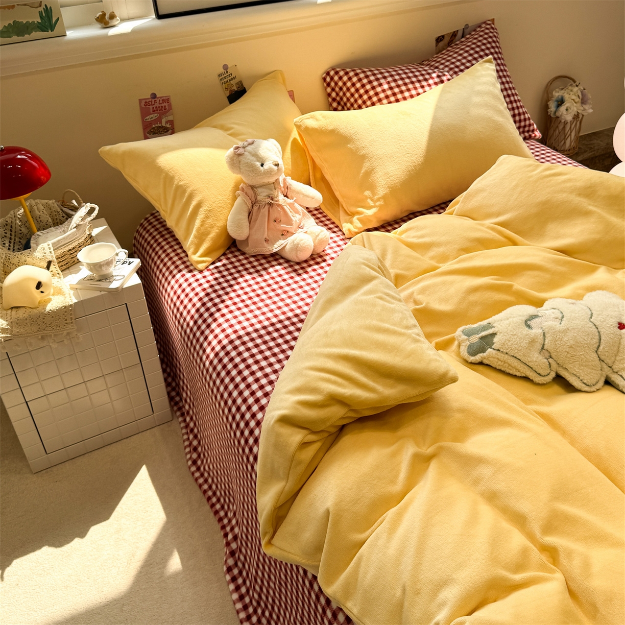 91家纺网 家纺一手货源 找家纺 857家居 2025新款牛奶绒纯色拼格子四件套 榛果热巧