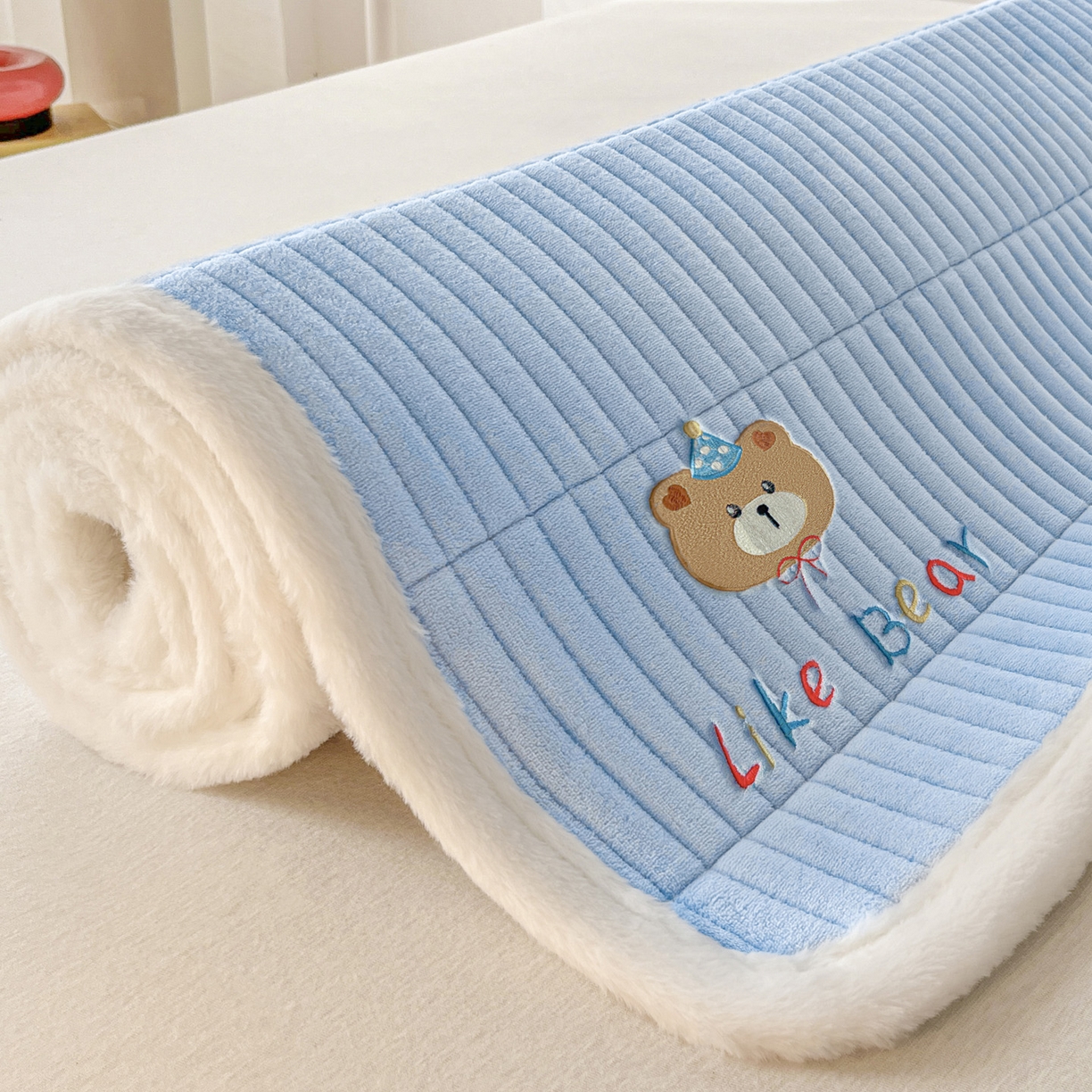 摩妮卡 2025新款加厚保暖牛奶绒夹棉绣花床垫三件套 呆呆熊-蓝