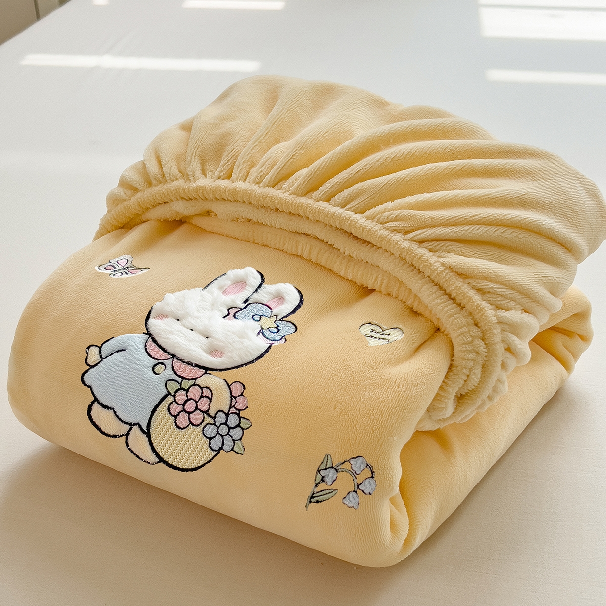 摩妮卡 2025新款牛奶绒贴布绣绒床笠保护床垫三件套 星星餐点