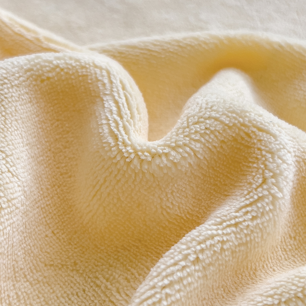 91家纺网 家纺一手货源 找家纺 摩妮卡 2025新款牛奶绒贴布绣绒床笠保护床垫三件套 星星餐点