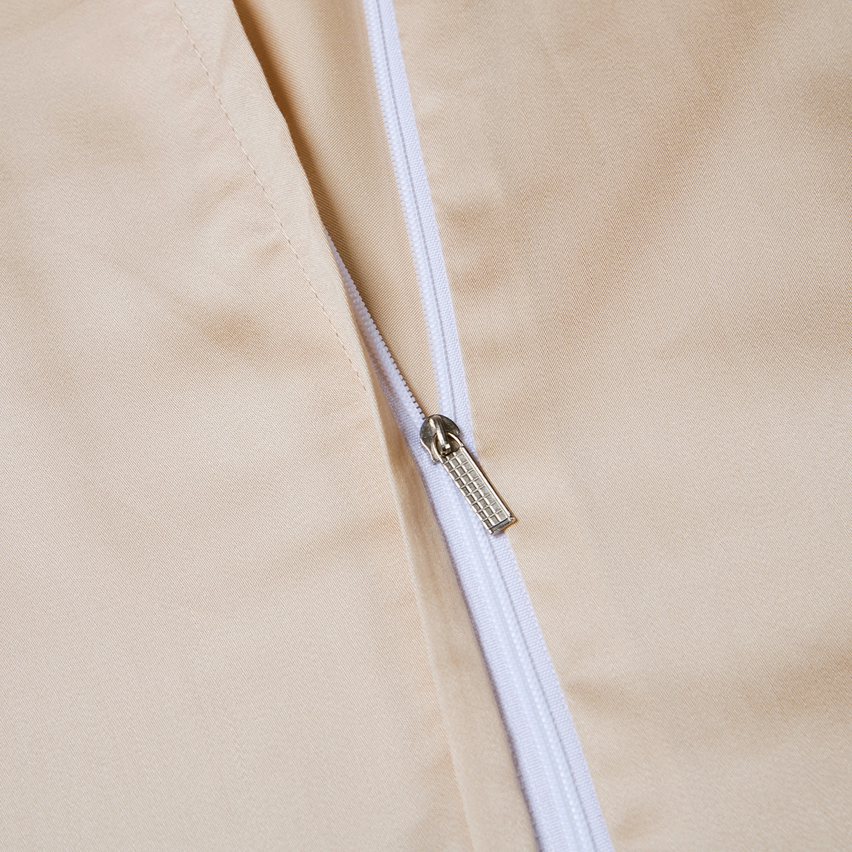 91家纺网 家纺一手货源 找家纺 卡迪亚家纺 2025春夏新款兰精天丝四件套 香槟