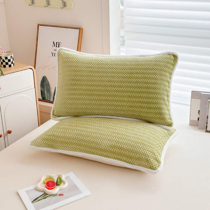 91家纺网 家纺一手货源 找家纺 （总）翎盈家纺 2025新款云豆绒枕巾绑带款防滑枕巾