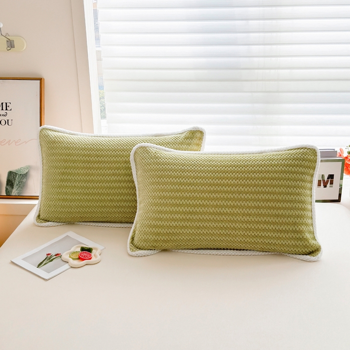 91家纺网 家纺一手货源 找家纺 （总）翎盈家纺 2025新款云豆绒枕巾绑带款防滑枕巾