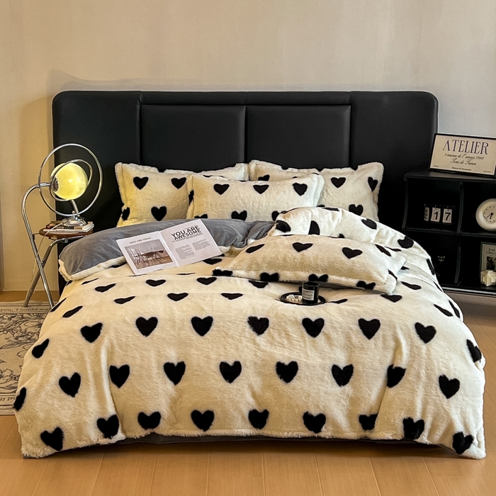 91家纺网 家纺一手货源 找家纺 仟网汇 2025新款亲肤舒适兔毛绒四件套 爱心