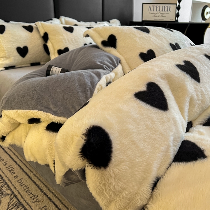 91家纺网 家纺一手货源 找家纺 仟网汇 2025新款亲肤舒适兔毛绒四件套 爱心