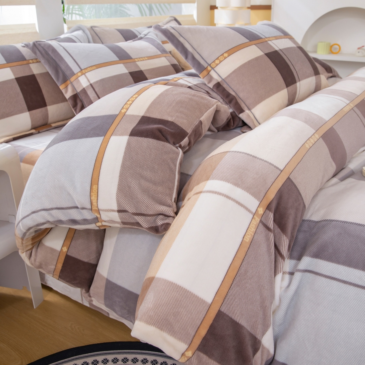 91家纺网 家纺一手货源 找家纺 （总）卡迪亚家纺 2025新款金雕绒系列四件套