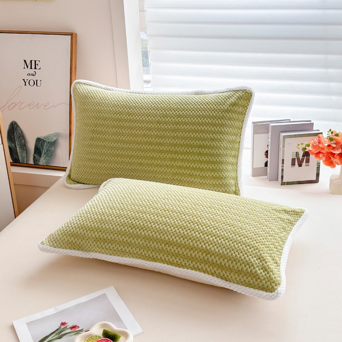 91家纺网 家纺一手货源 找家纺 翎盈家纺 2025新款云豆绒枕巾绑带款防滑枕巾 云豆绒-绿