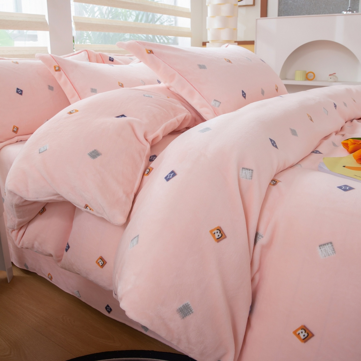 91家纺网 家纺一手货源 找家纺 （总）卡迪亚家纺 2025新款金雕绒系列四件套