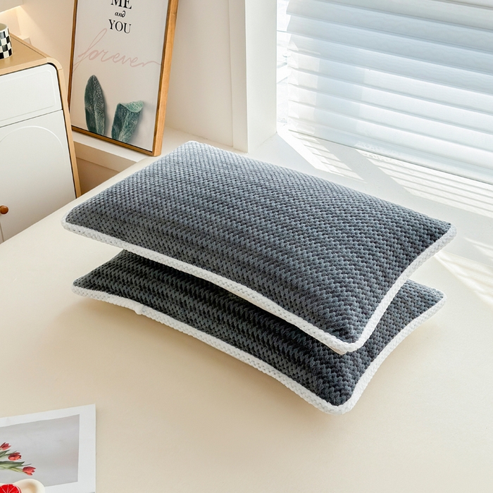 91家纺网 家纺一手货源 找家纺 翎盈家纺 2025新款云豆绒枕巾绑带款防滑枕巾 云豆绒-灰