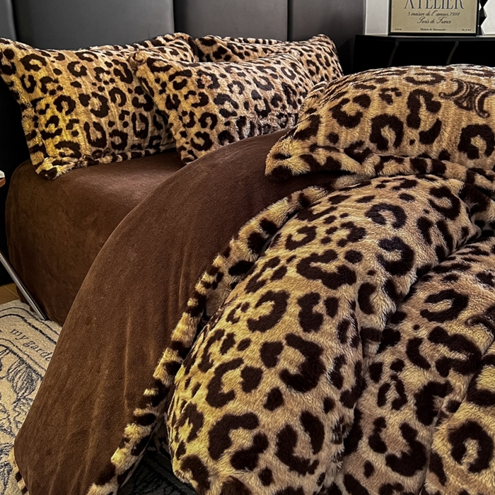 91家纺网 家纺一手货源 找家纺 仟网汇 2025新款亲肤舒适兔毛绒四件套 豹纹-咖