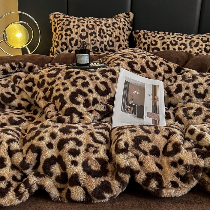 91家纺网 家纺一手货源 找家纺 仟网汇 2025新款亲肤舒适兔毛绒四件套 豹纹-咖