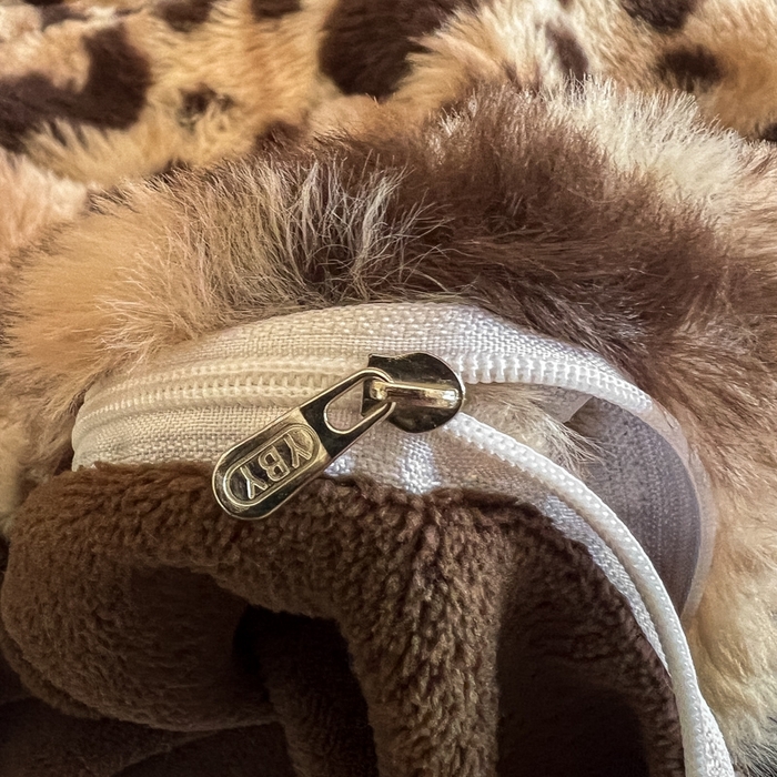 91家纺网 家纺一手货源 找家纺 仟网汇 2025新款亲肤舒适兔毛绒四件套 豹纹-咖